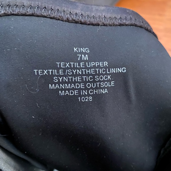 Never worn satin booties - Picture 6 of 6